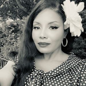 Meet your Posher, Leandra